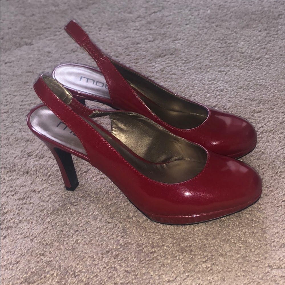 Shoes - Picture 2 of 4